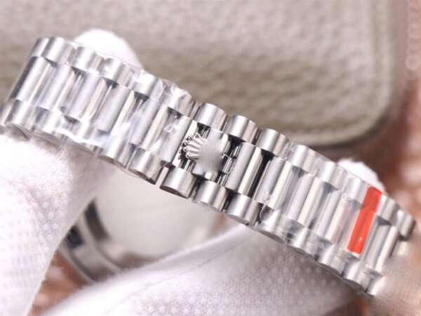 10-173 1:1 SUPER REPLICA ROLEX DAY DATE M228349RBR-0002 EW FACTORY BLACK DIAL