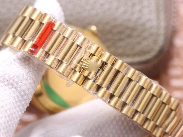 1:1 SUPER REPLICA ROLEX DAY DATE M228348RBR-0001 EW FACTORY DIAMOND-SET BEZEL