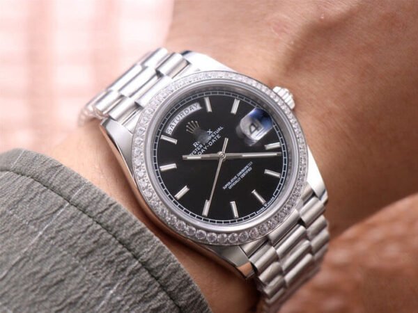 12-39 1:1 SUPER REPLICA ROLEX DAY DATE M228349RBR-0002 EW FACTORY BLACK DIAL
