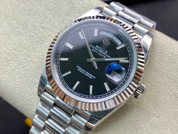 1:1 SUPER REPLICA ROLEX DAY DATE M228236-0003 EW FACTORY STAINLESS STEEL STRAP