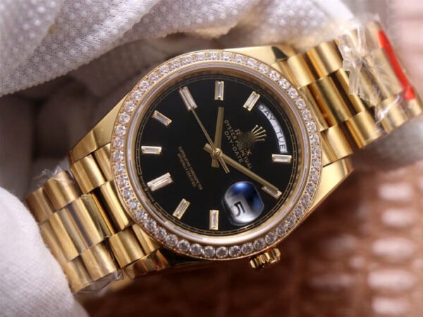 1:1 SUPER REPLICA ROLEX DAY DATE M228348RBR-0001 EW FACTORY DIAMOND-SET BEZEL