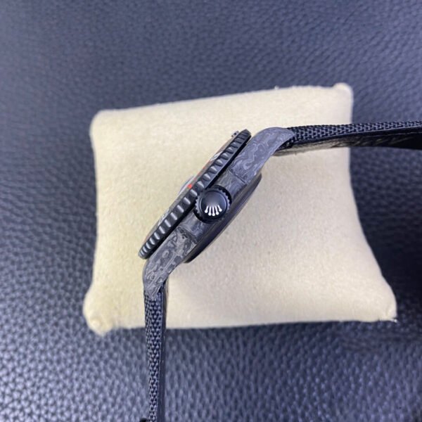 1:1 SUPER REPLICA ROLEX SUBMARINER VS FACTORY CARBON FIBER