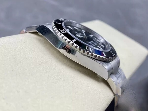 1:1 SUPER REPLICA ROLEX SUBMARINER M124060-0001 41MM VS FACTORY STAINLESS STEEL STRAP