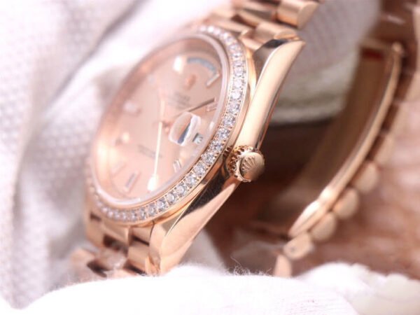 1:1 SUPER REPLICA ROLEX DAY DATE M228345RBR-0007 EW FACTORY DIAMOND-SET BEZEL