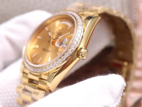1:1 SUPER REPLICA ROLEX DAY DATE M228348RBR-0008 EW FACTORY DIAMOND-SET BEZEL