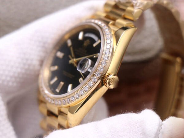 1:1 SUPER REPLICA ROLEX DAY DATE M228348RBR-0001 EW FACTORY DIAMOND-SET BEZEL