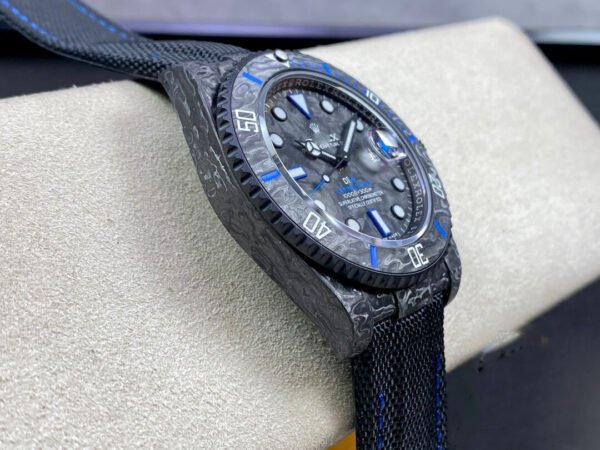 1:1 SUPER REPLICA ROLEX SUBMARINER VS FACTORY CARBON FIBER CASE