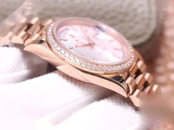1:1 SUPER REPLICA ROLEX DAY DATE M228345RBR-0010 EW FACTORY DIAMOND-SET BEZEL