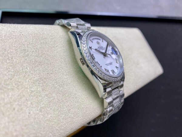1:1 SUPER REPLICA ROLEX DAY DATE M128349RBR-0026 EW FACTORY DIAMOND-SET BEZEL