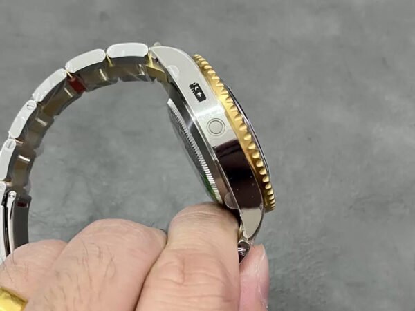 1:1 SUPER REPLICA ROLEX SEA DWELLER M126603-0001 VS FACTORY BLACK BEZEL