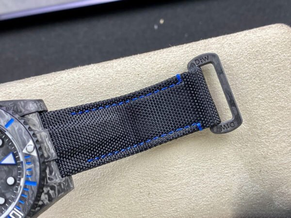 1:1 SUPER REPLICA ROLEX SUBMARINER VS FACTORY CARBON FIBER CASE