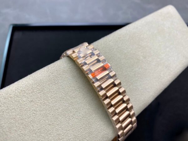 1:1 REPLICA ROLEX DAY DATE 228238A EW FACTORY V2 GOLD STRAP