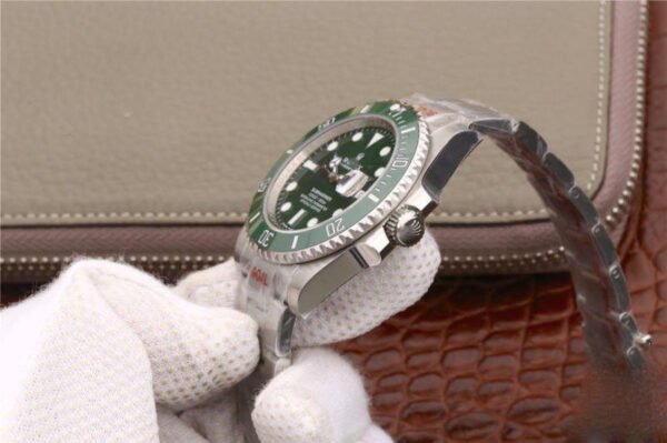 1:1 SUPER REPLICA ROLEX SUBMARINER DATE 116610LV NOOB FACTORY V9 GREEN CERAMIC BEZEL