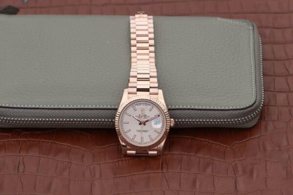 1:1 SUPER REPLICA ROLEX DAY DATE II 228235 40MM EW FACTORY ROSEGOLD DIAL